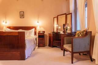 Отель Luxury Art Nouveau Hotel Villa Ammende Пярну Люкс «Красное дерево»-3