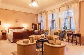 Отель Luxury Art Nouveau Hotel Villa Ammende Пярну Люкс «Красное дерево»-4